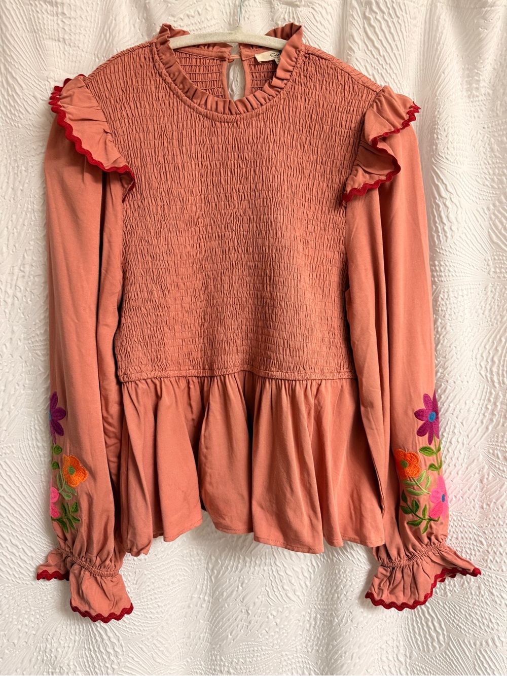NWOT Easel Vibrant Woven Ruffle Peplum Top w Dope Embroidered Flowers Sz Small